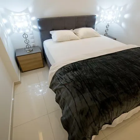 White Lux Apartment For 2 Vipgreece-2
